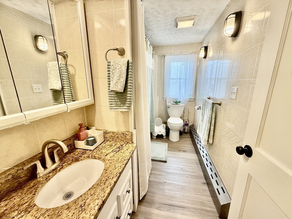 21 Langlois Ave 2