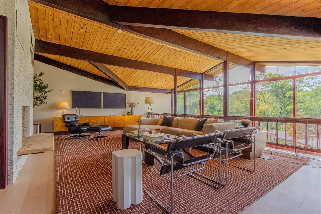 40 Amberwood Dr