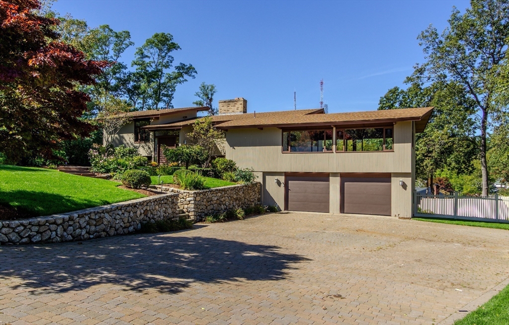 40 Amberwood Dr