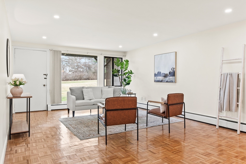 315 Neponset St 40