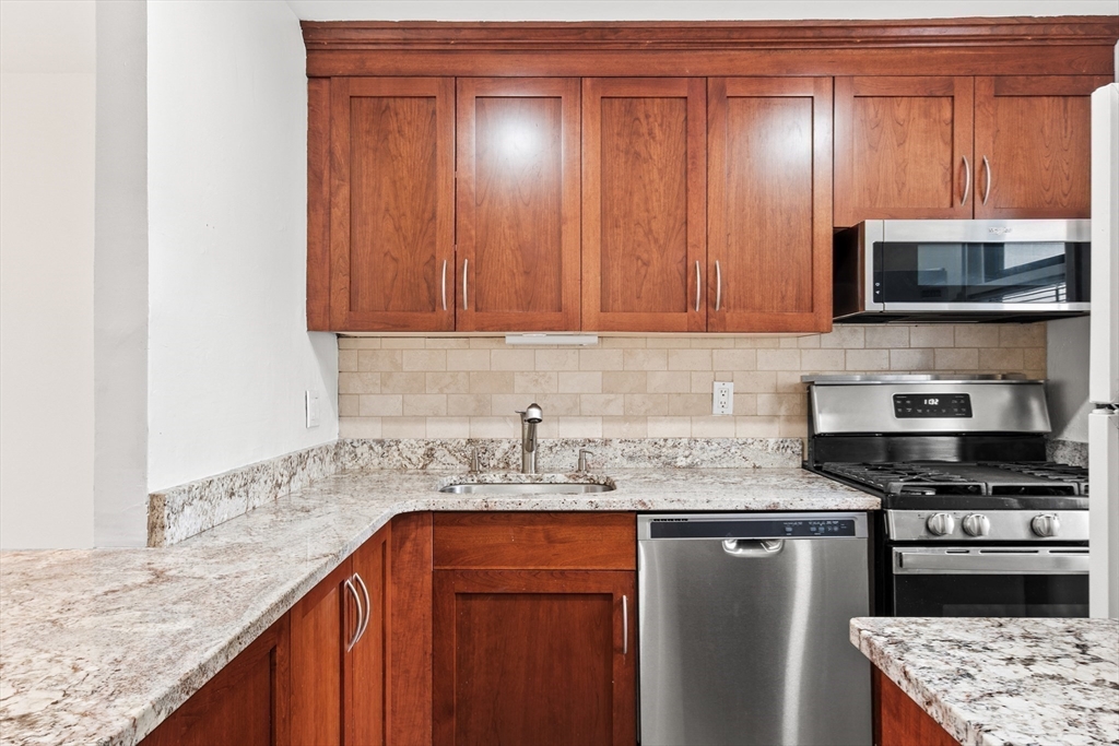 315 Neponset St 40