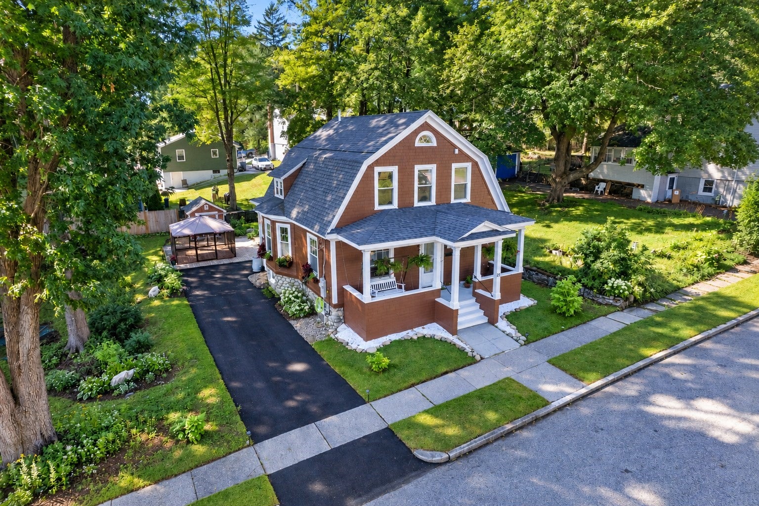 Photo of 23 Tallawanda Dr, Worcester, MA