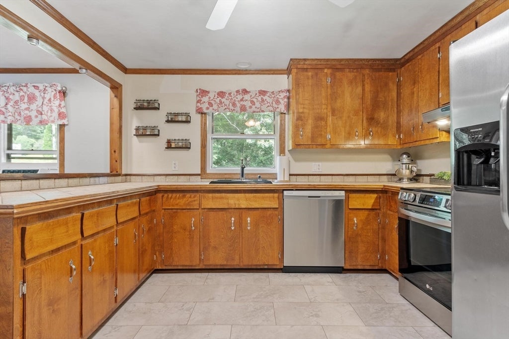 132 Main St, Holden, MA, 132 Main St, Holden, MA Photo #10