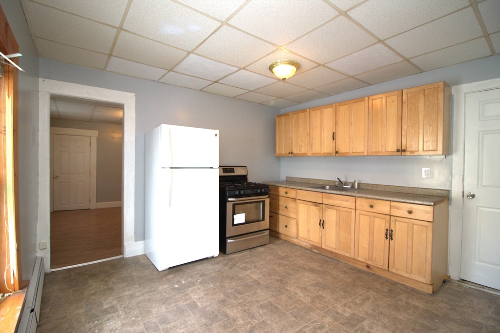 Click for 41 Nichols St #2, Lowell, MA slideshow Click for 41 Nichols St #2, Lowell, MA slideshow