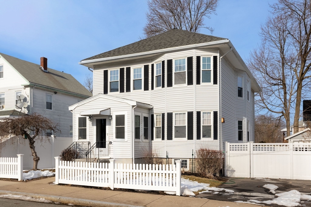 Boston, Massachusetts 02131, United States, 4 Bedrooms Bedrooms, ,2 BathroomsBathrooms,Residential,Active,77926