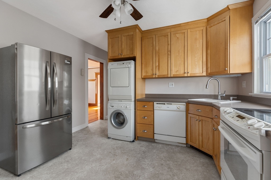 Boston, Massachusetts 02131, United States, 4 Bedrooms Bedrooms, ,2 BathroomsBathrooms,Residential,Active,77926