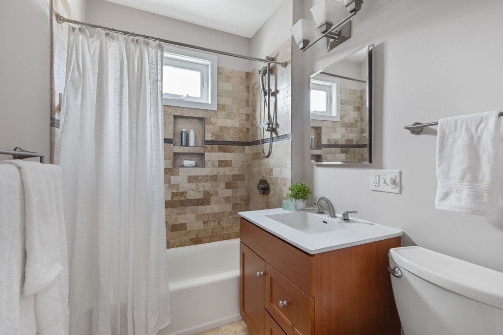 Boston, Massachusetts 02131, United States, 4 Bedrooms Bedrooms, ,2 BathroomsBathrooms,Residential,Active,77926