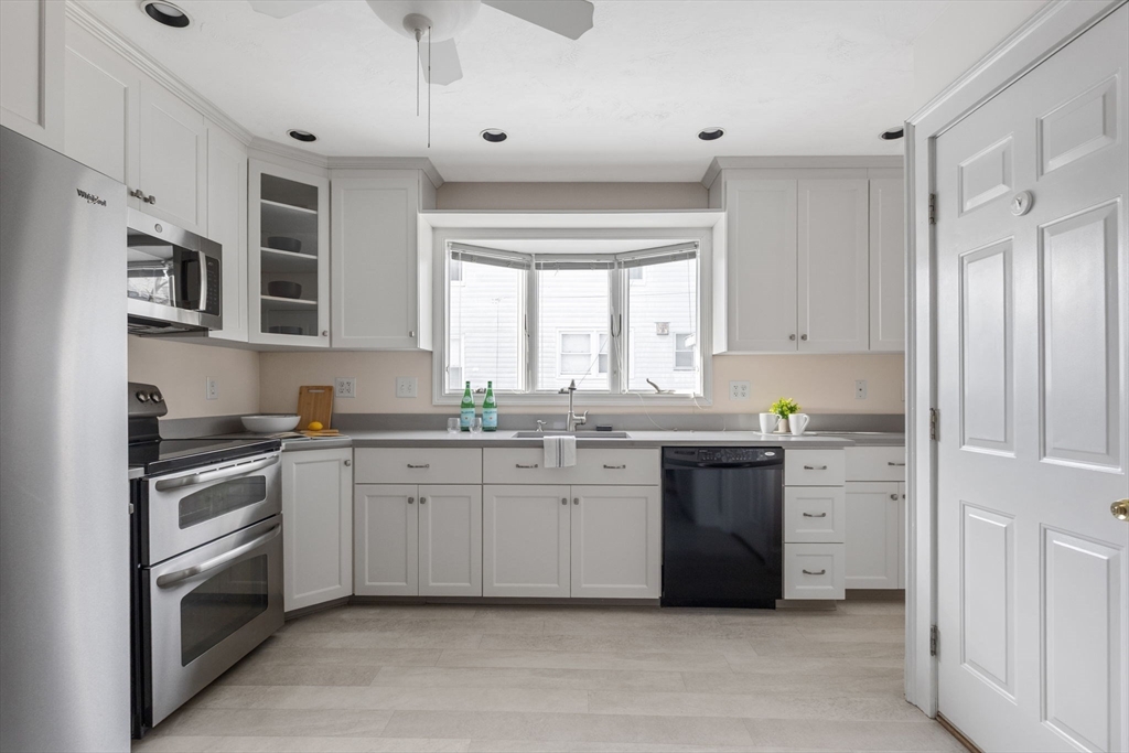 Boston, Massachusetts 02131, United States, 4 Bedrooms Bedrooms, ,2 BathroomsBathrooms,Residential,Active,77926