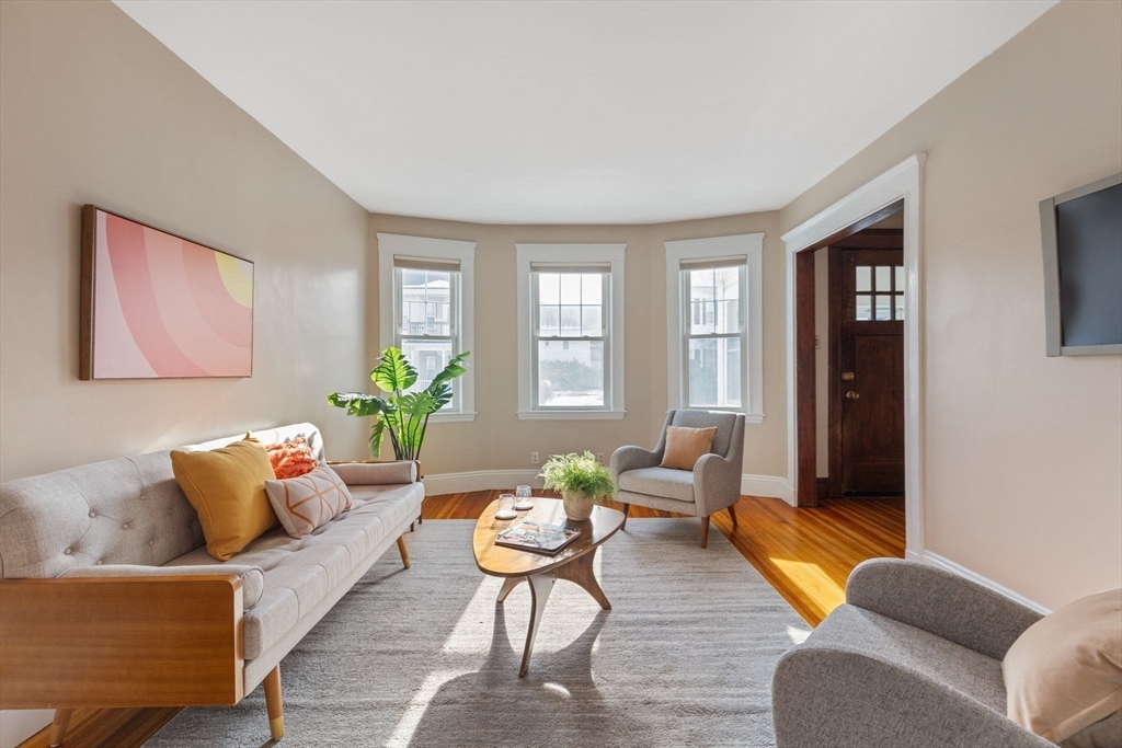 Boston, Massachusetts 02131, United States, 4 Bedrooms Bedrooms, ,2 BathroomsBathrooms,Residential,Active,77926