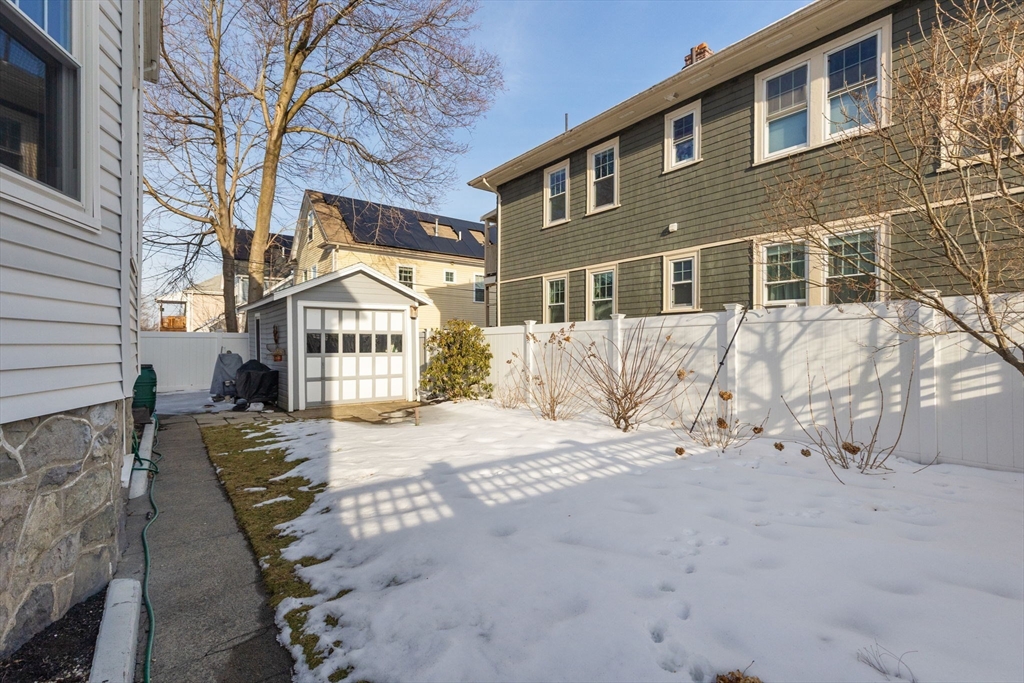 Boston, Massachusetts 02131, United States, 4 Bedrooms Bedrooms, ,2 BathroomsBathrooms,Residential,Active,77926