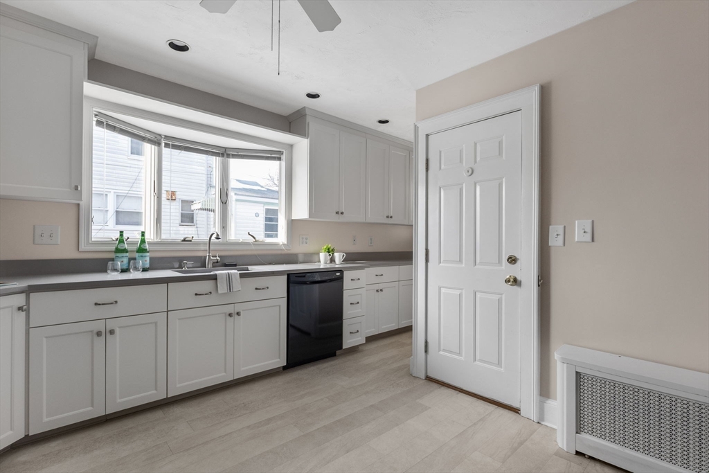 Boston, Massachusetts 02131, United States, 4 Bedrooms Bedrooms, ,2 BathroomsBathrooms,Residential,Active,77926