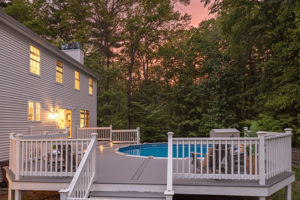 11 Whitewood Cir