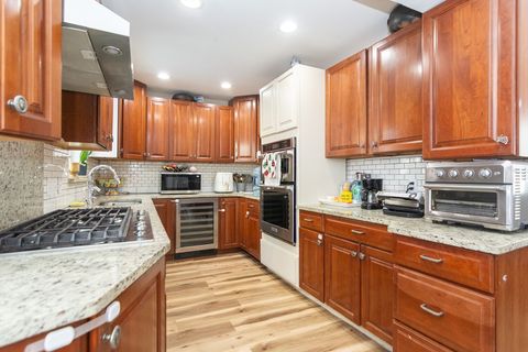 10 Dell St Malden MA 02148