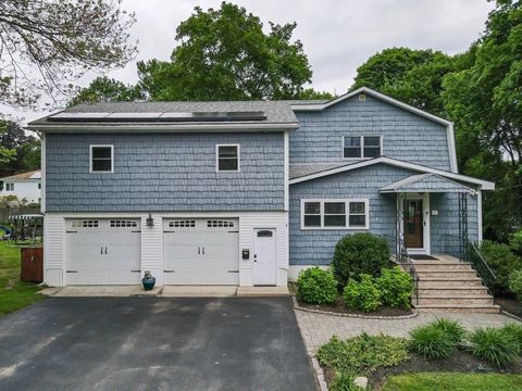 17 Longwood Dr Methuen MA 01844