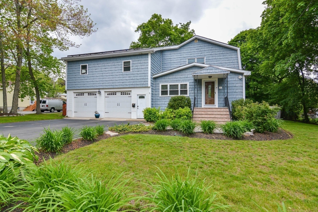 17 Longwood Dr