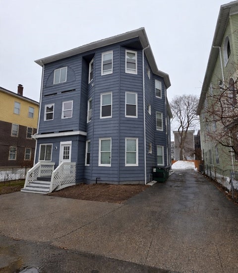 Photo of 8 Pelham St, Worcester, MA 01609 (MLS # 73489319)