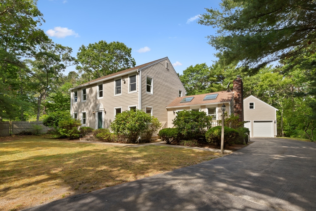 48 Livingston Dr