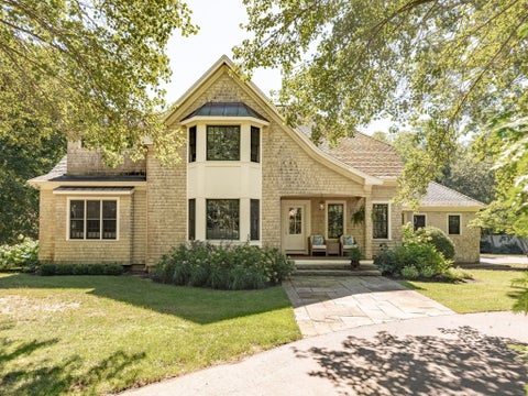 Photo of 347 Tremont St, Duxbury, MA 02332 (MLS # 73587624)