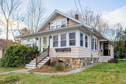 77 Lovewell St Gardner MA 01440