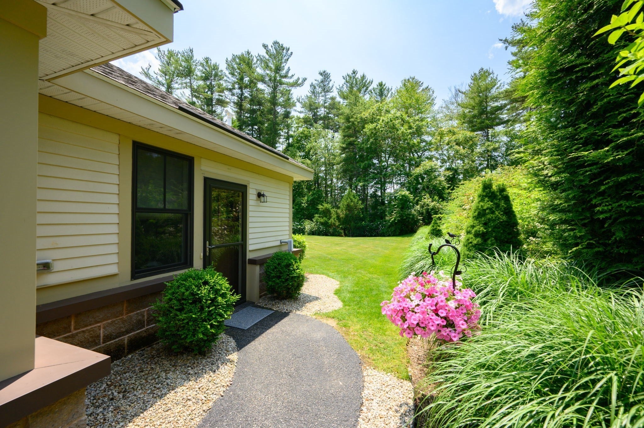 599 Washington St #1, Pembroke, MA Photo #4