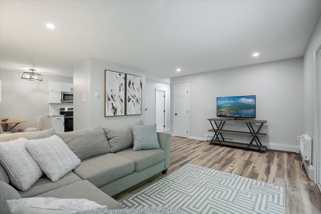 2 Chapel Hill Dr 7