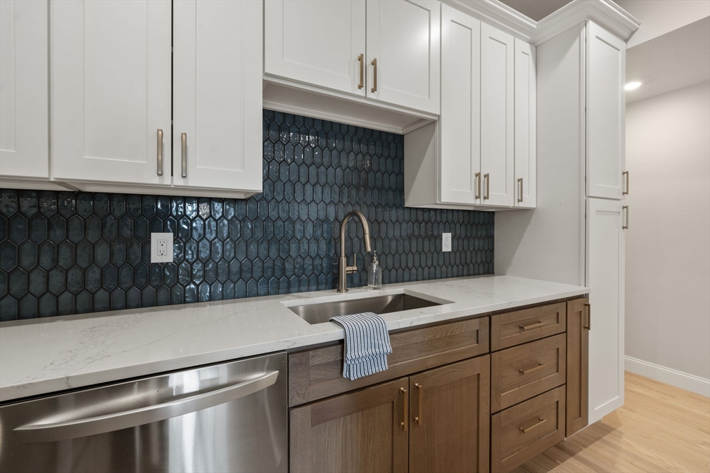 587 E Broadway 3