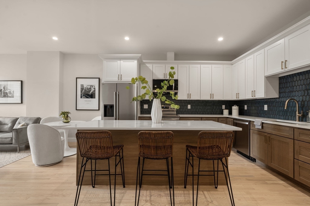 587 E Broadway 3