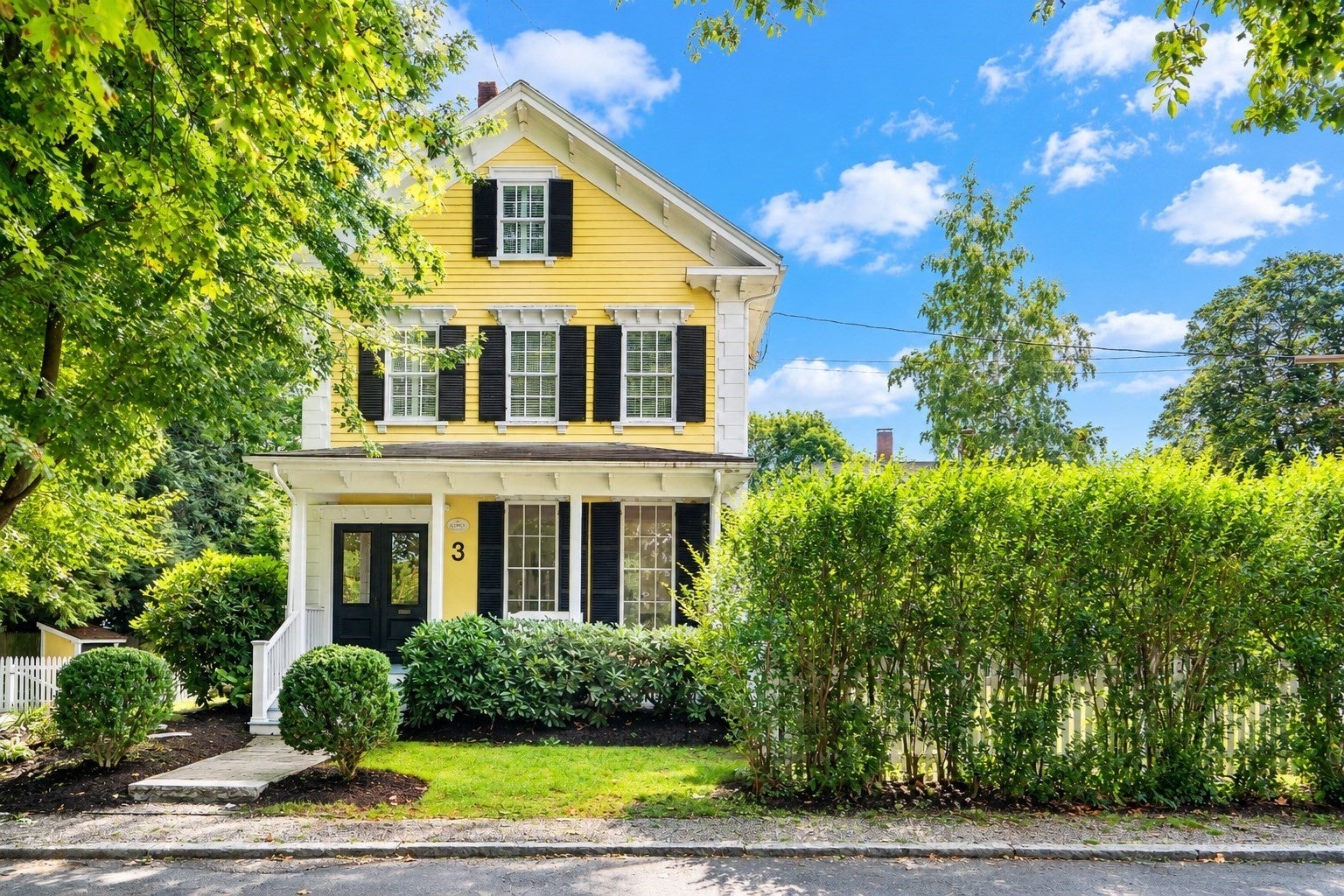 Photo of 3 Davis Avenue, Newton, MA