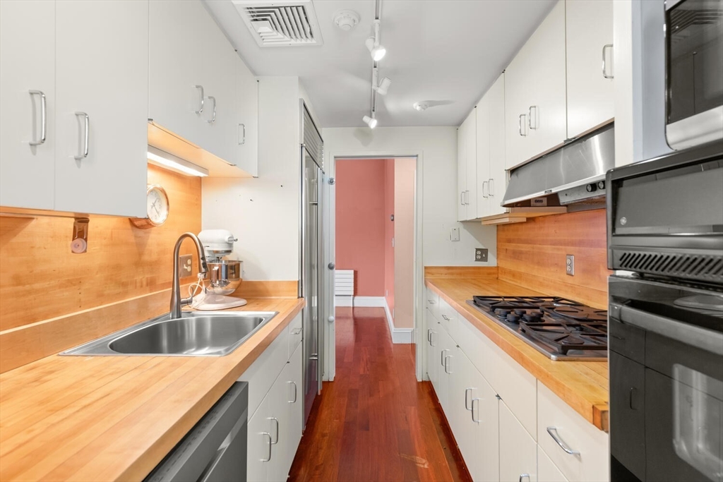 350 Tappan St #1, Brookline, MA Photo #5