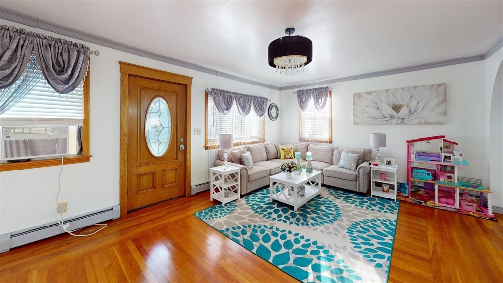 102 Williams Ave