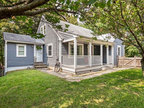 45 Woburn St Lowell MA 01852