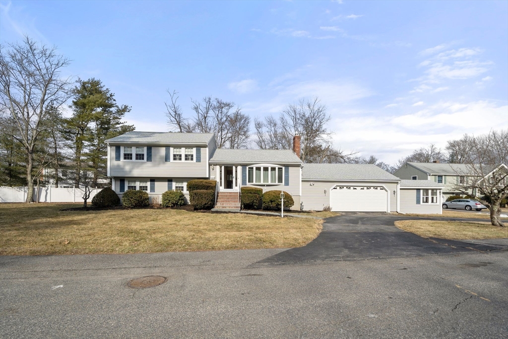 22 Dacia Dr