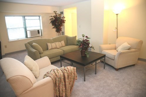 108 Peterborough St. 4F