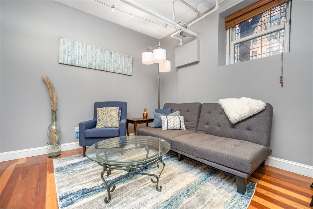 330 Dartmouth B1