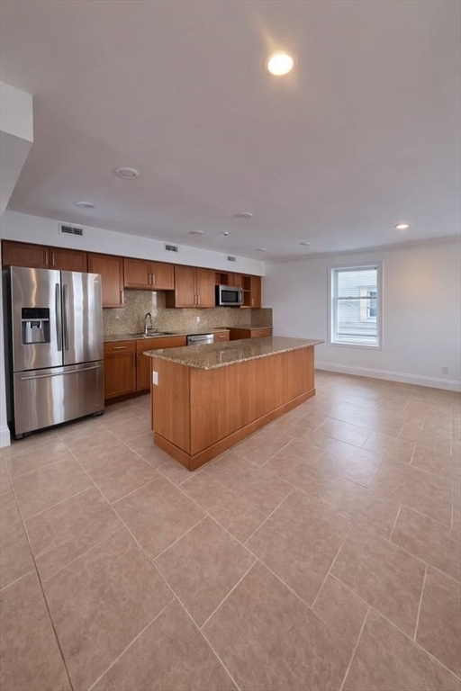 373 Crescent Ave 3