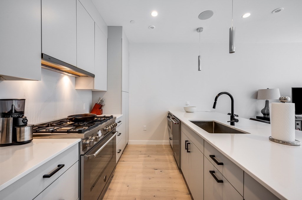 340 W 2nd St 3