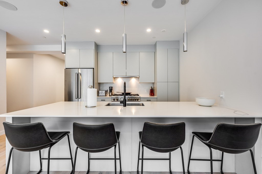 340 W 2nd St 3