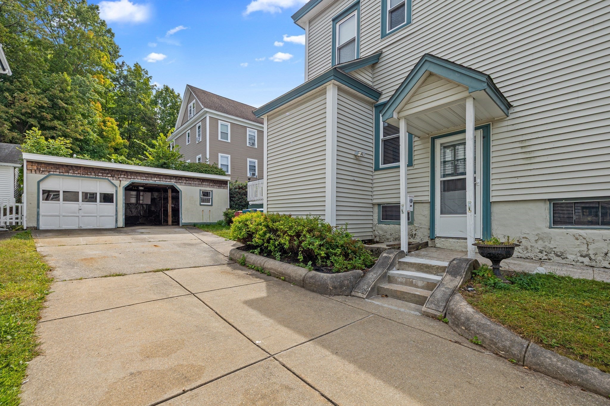272 Shaw St, Lowell, MA, 272 Shaw St, Lowell, MA Photo #2