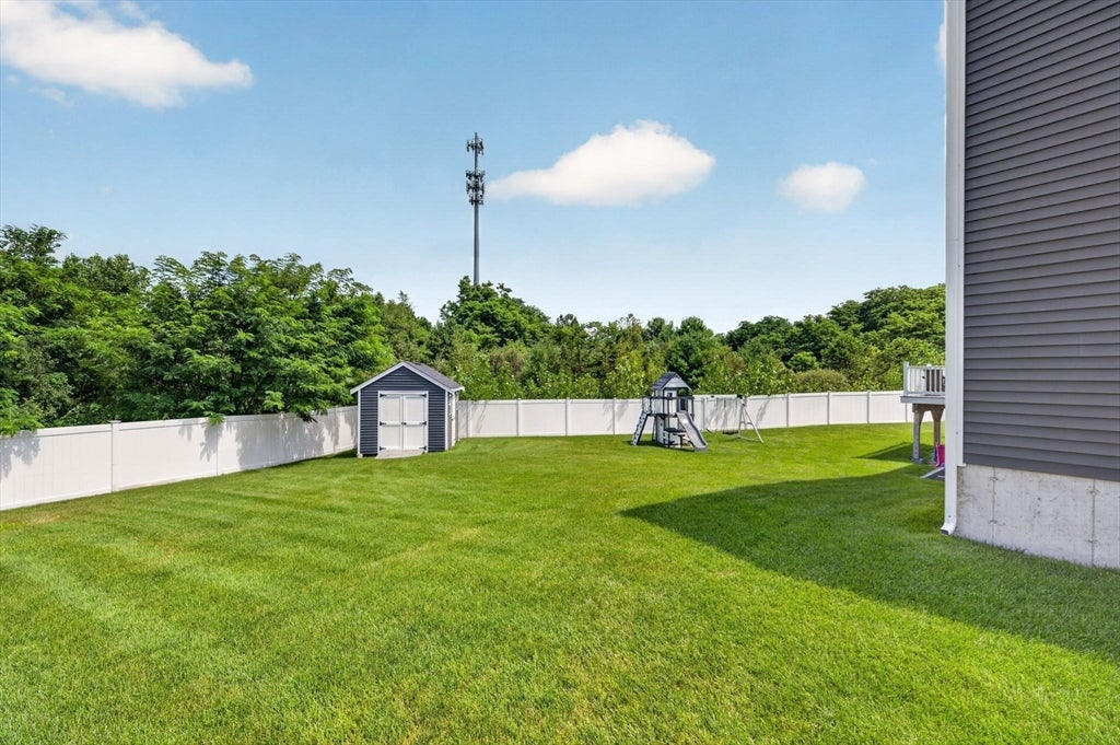 21 Bunker Ln, Lakeville, MA, 21 Bunker Ln, Lakeville, MA Photo #23