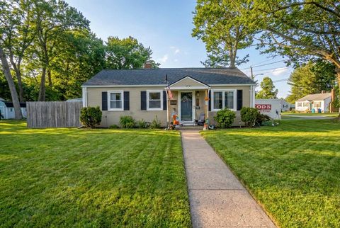 65 Helen Cir East Longmeadow MA 01028