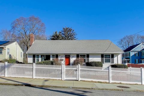 76 Dale St Boston MA 02131