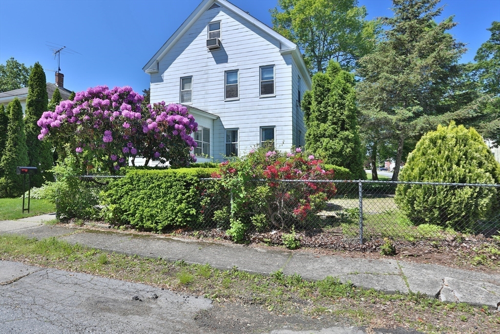 32 Carter St