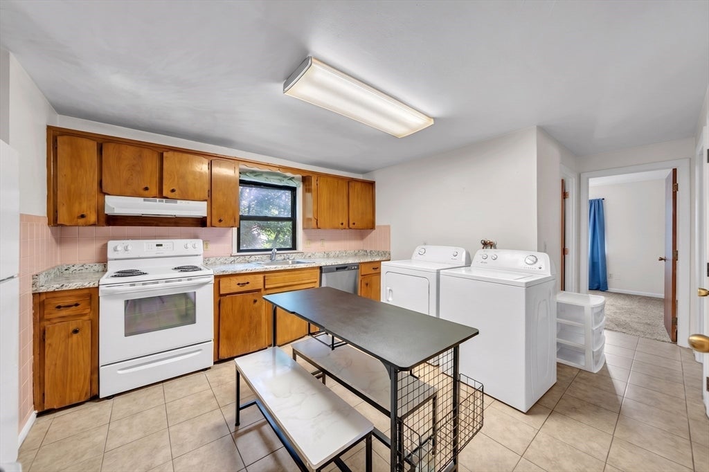 44 Alsada Dr, Worcester, MA, 44 Alsada Dr, Worcester, MA Photo #3