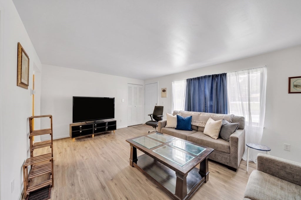 44 Alsada Dr, Worcester, MA, 44 Alsada Dr, Worcester, MA Photo #6