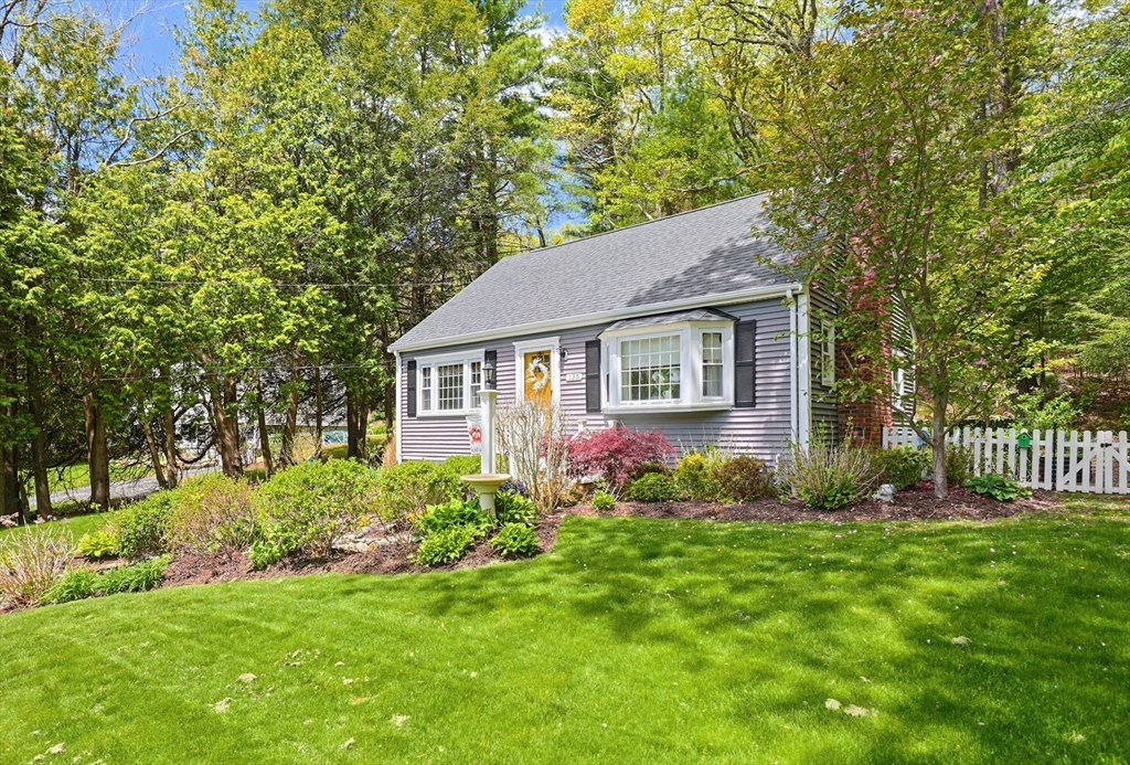 135 Locust St, Holliston, MA, 135 Locust St, Holliston, MA Photo #2