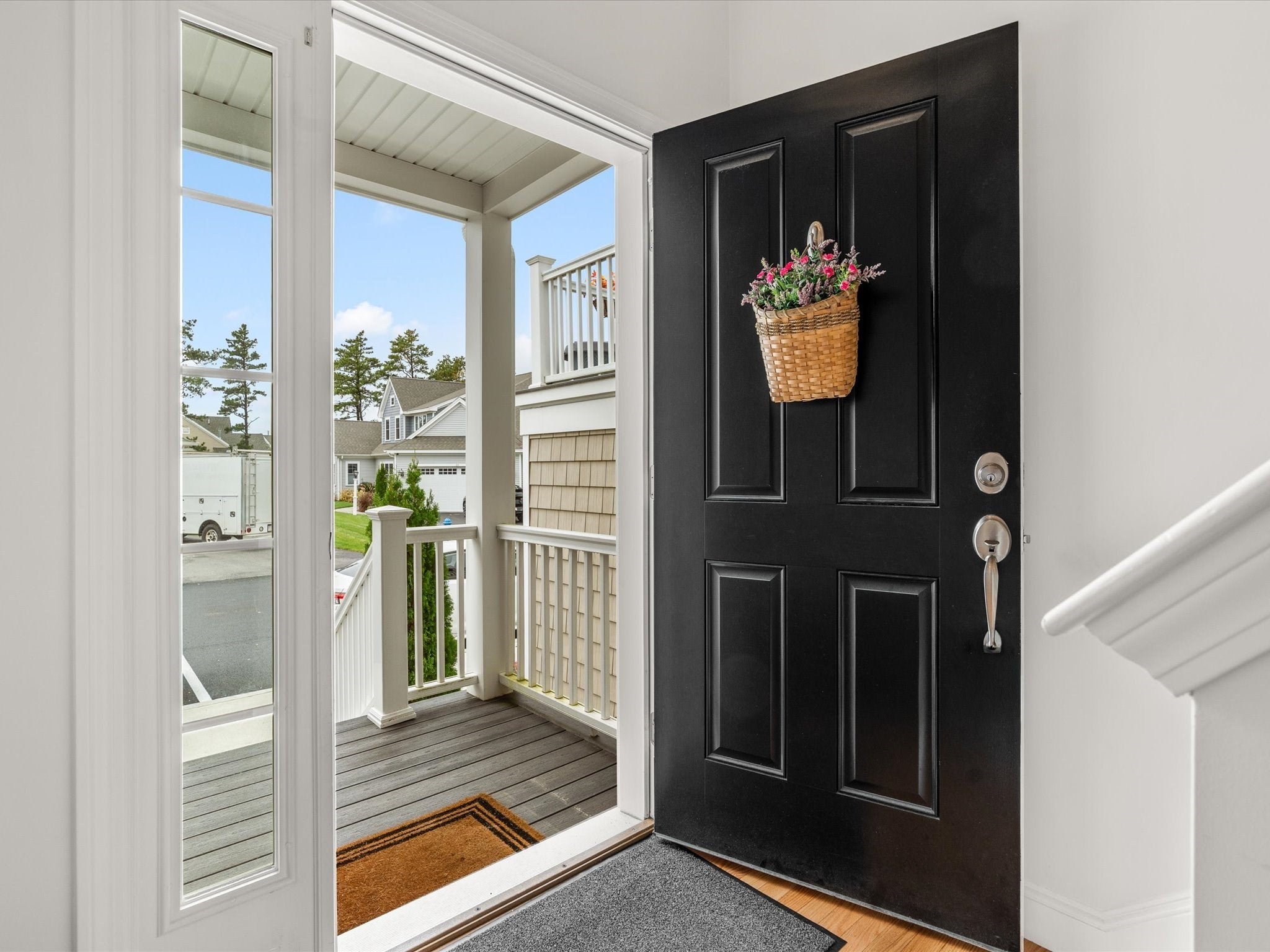 7 Meadowbrook Dr