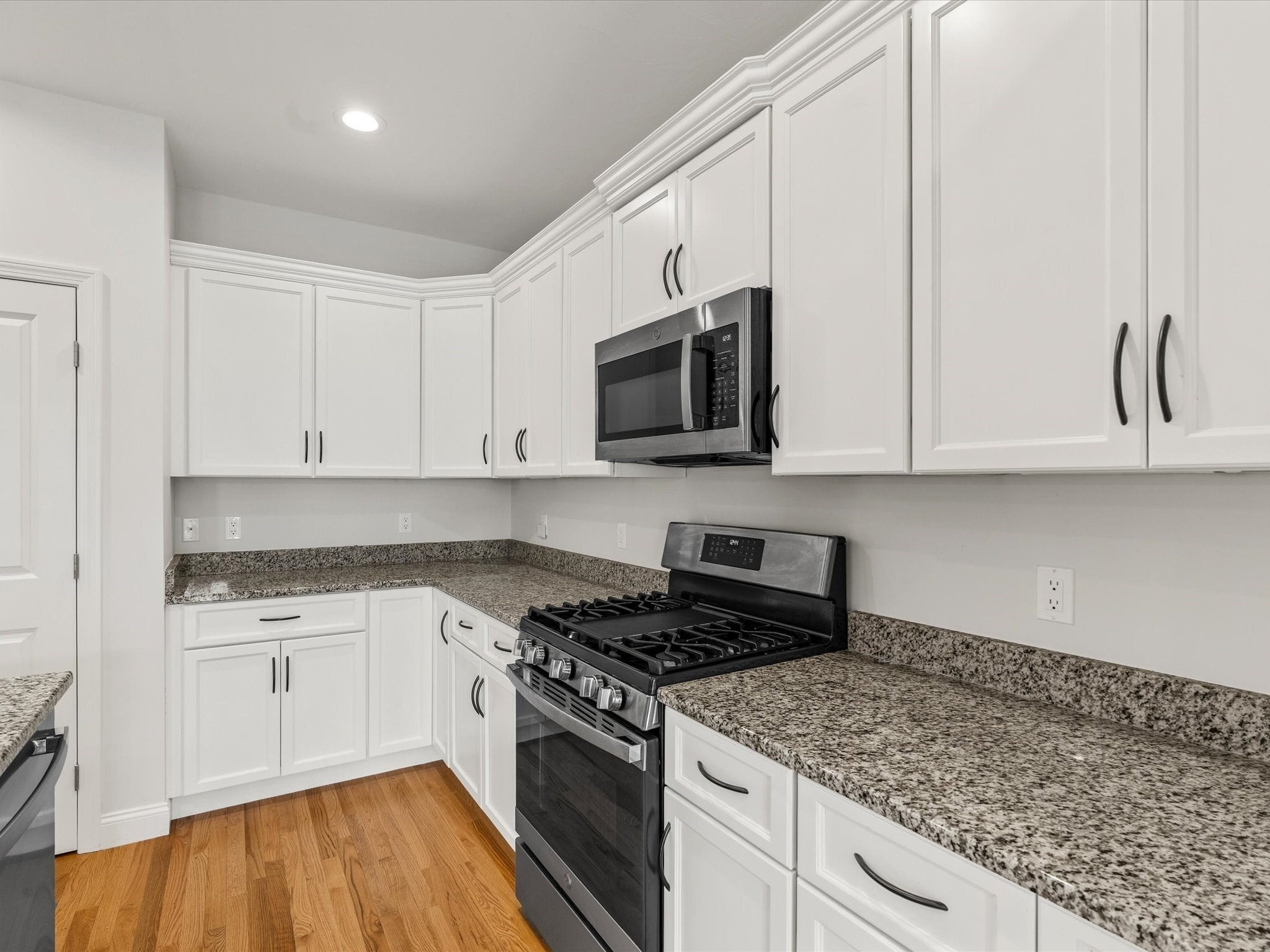 7 Meadowbrook Dr