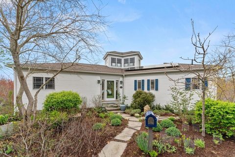 Single Family Residence in Provincetown MA 15 Creek Round Hill Road.jpg