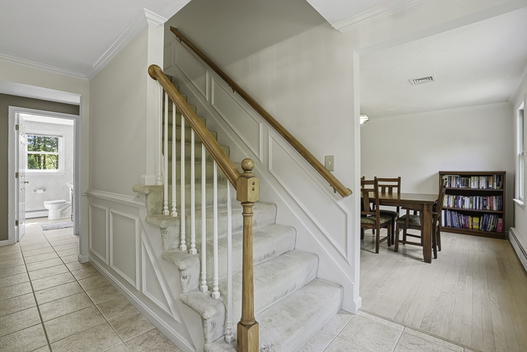 28 Wood Dr, Mendon, MA Photo #5
