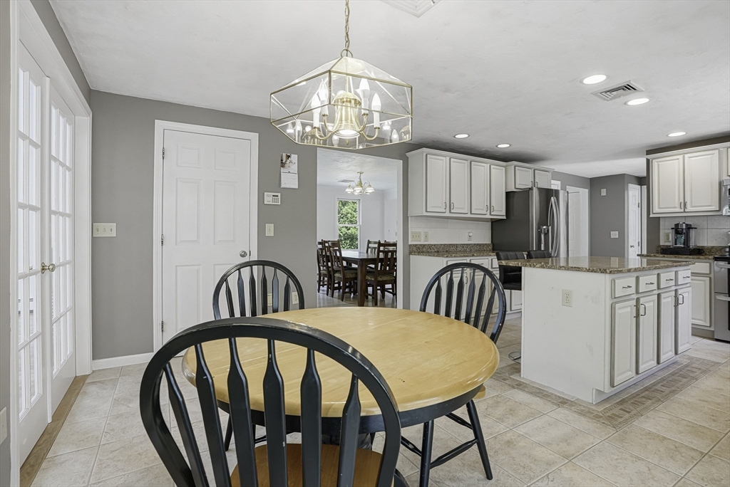 28 Wood Dr, Mendon, MA Photo #16